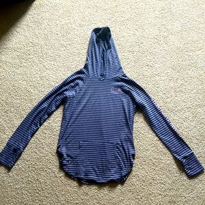 Vineyard Vines light pullover long sleeve shirt. Size L (14)